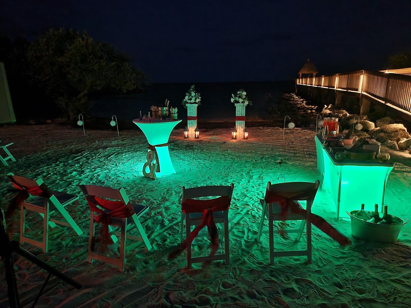 Romantic Beach Dining, Pop-up Dinner setups anywhere with fine dining service and food.