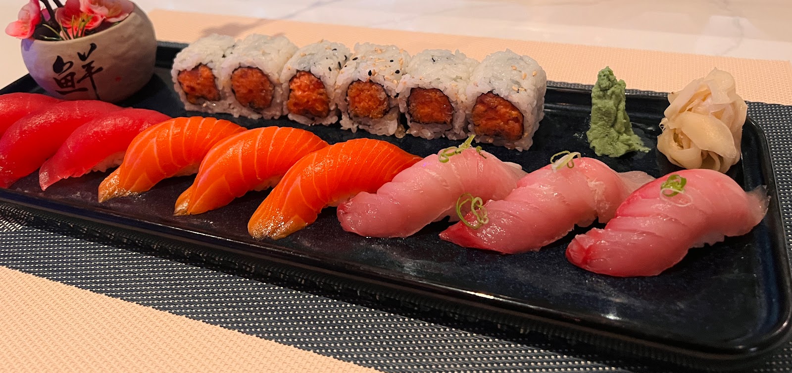 Blue Mountain (Sushi, Bar&Lounge)