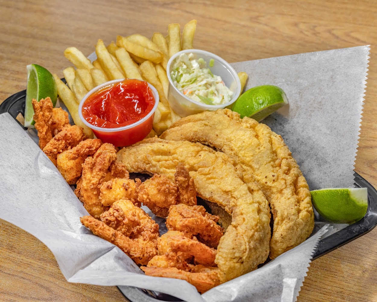 Hooks Catch Seafood and Wings – N. Fort Myers