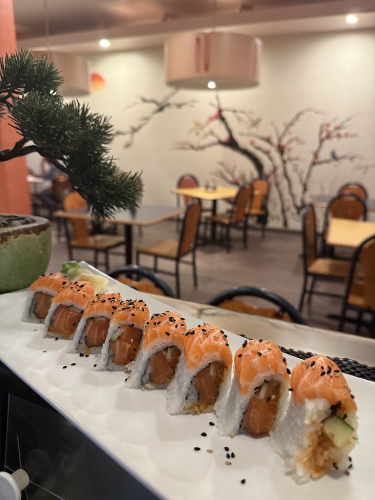 Ginza Sushi & Asian Cuisine
