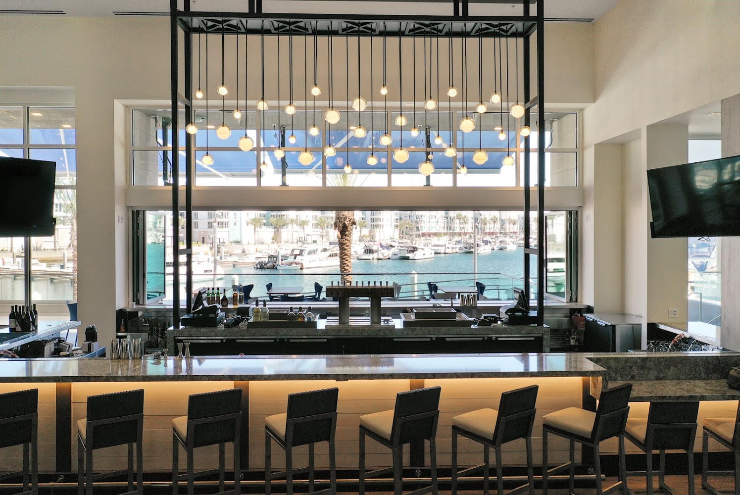 Brizo Bar and Restaurant
