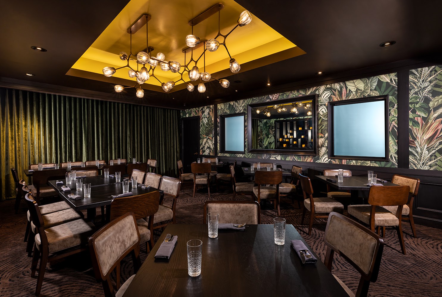YOLO Restaurant